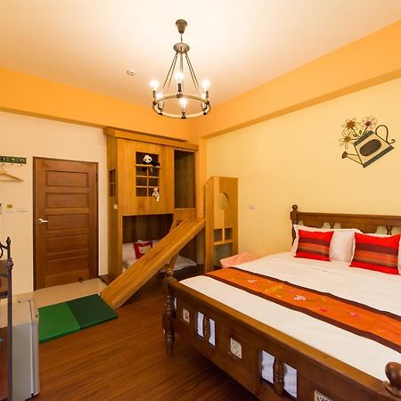 Fruit B&B Цзяосі Екстер'єр фото