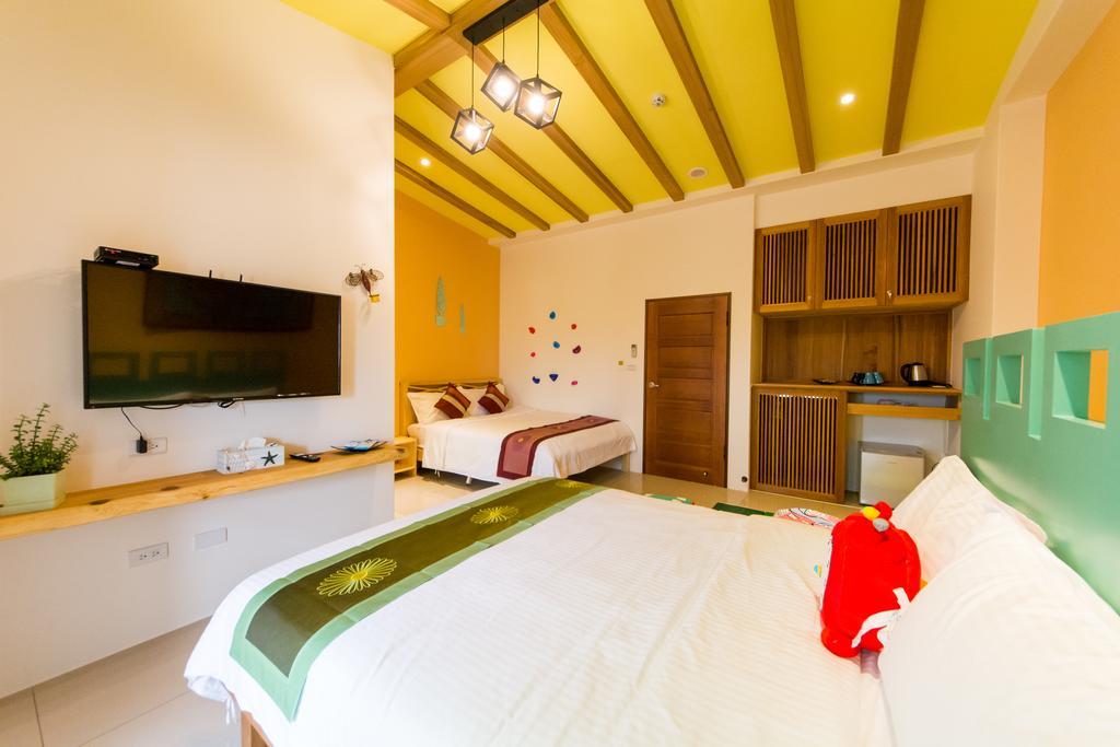 Fruit B&B Цзяосі Екстер'єр фото