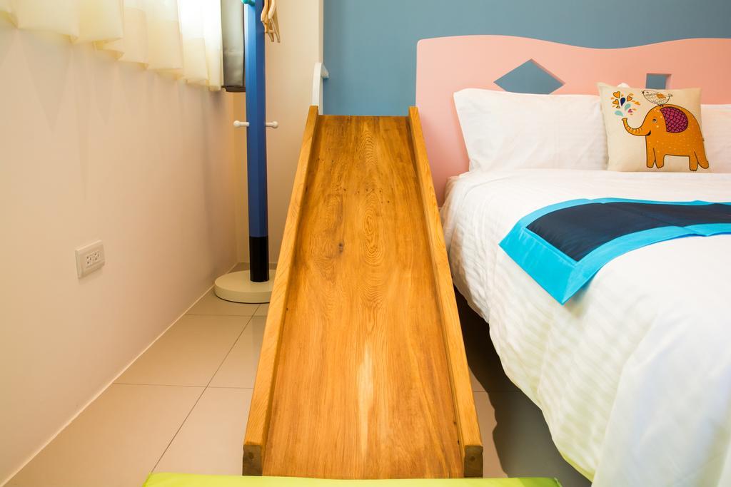 Fruit B&B Цзяосі Екстер'єр фото